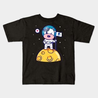 Cute Astronaut Cow Holding Flag Milk On The Moon Cartoon Kids T-Shirt